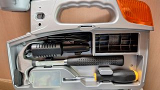 LInterna maletin herramientas emergencias vehiculo