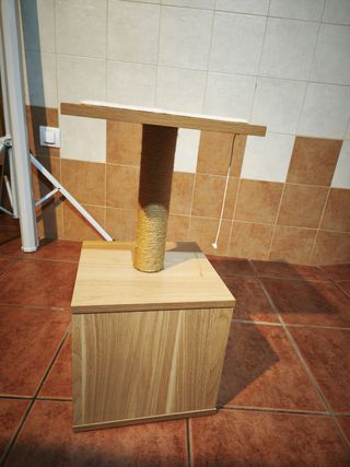Torre rascador para gato. Nuevo cuesta 90 