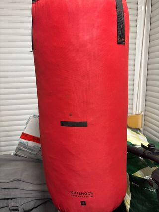 Saco de boxeo Outshock 100 rojo