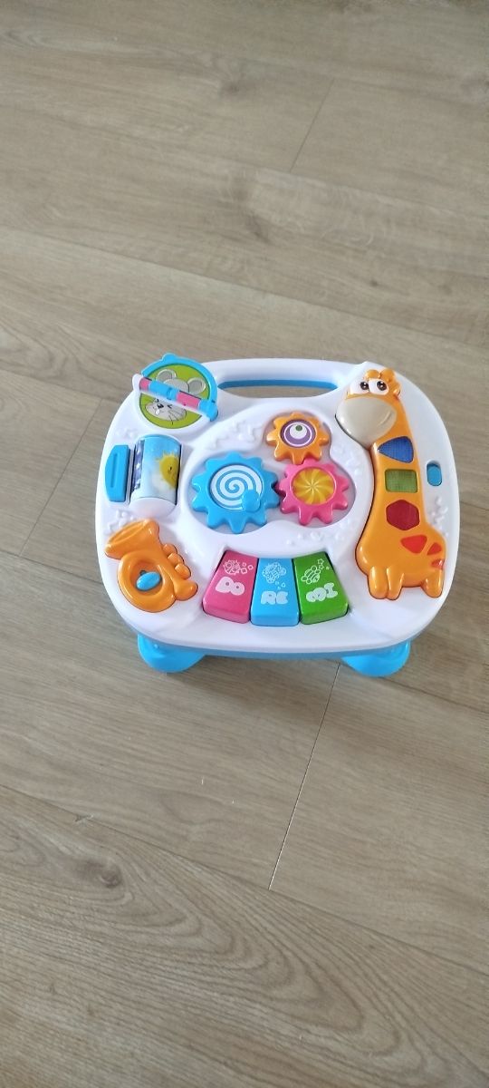 Mesa de actividades musical para bebés