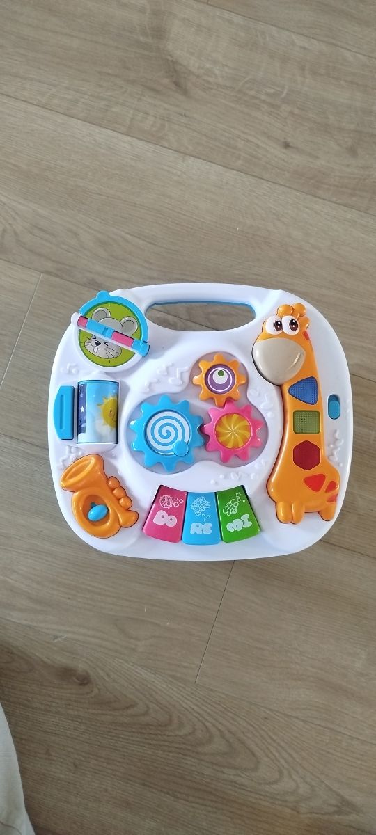 Mesa de actividades musical para bebés