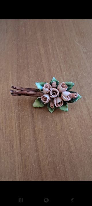 Spilla Capodimonte rose e rametto