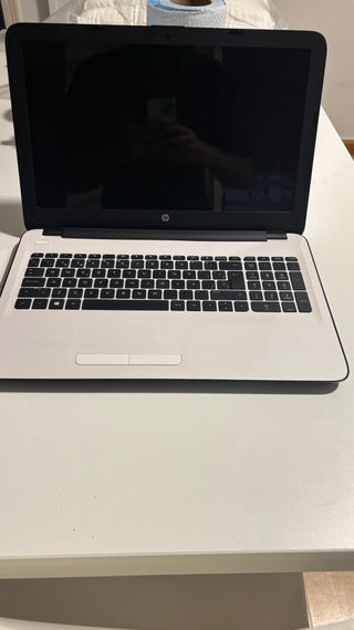 Portátil HP Blanco, sin rasguños, muy bien cuidado
