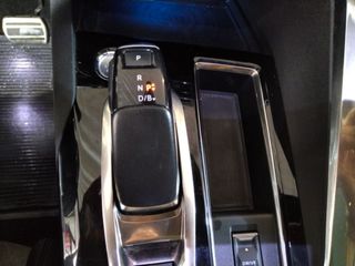 Peugeot 3008 Hybrid4 300 GT