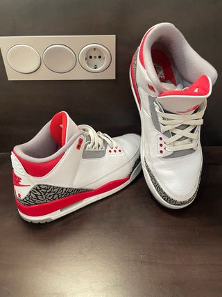 Nike Air Jordan 3 Blancas y Rojas