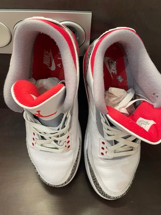 Nike Air Jordan 3 Blancas y Rojas