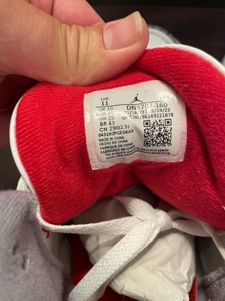 Nike Air Jordan 3 Blancas y Rojas