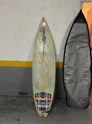 Tabla de surf Lightning Bolt – Shaper Paulo Rabell