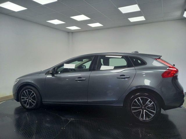 Volvo V40 2.0 D2 MOMENTUM GEARTRONIC AUT