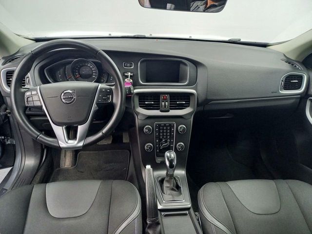 Volvo V40 2.0 D2 MOMENTUM GEARTRONIC AUT