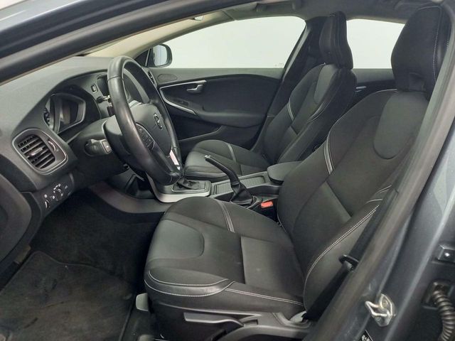 Volvo V40 2.0 D2 MOMENTUM GEARTRONIC AUT