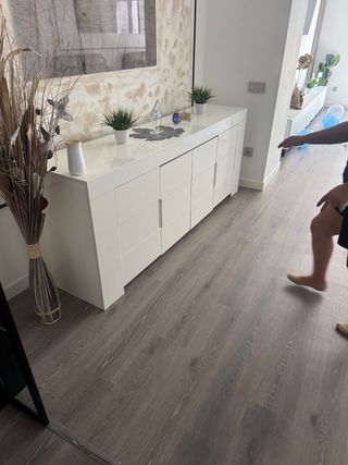 Mueble de salón blanco