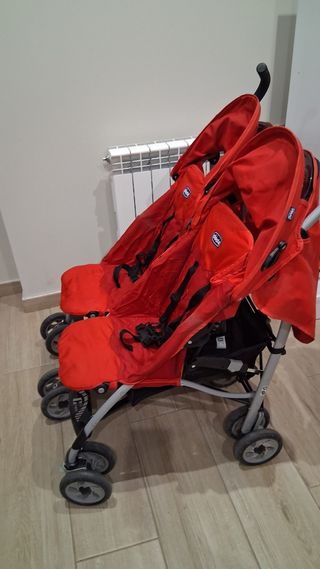 Silla de paseo gemelar Chicco CTwin Roja