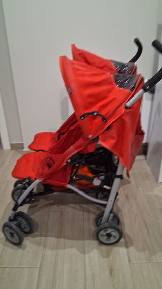 Silla de paseo gemelar Chicco CTwin Roja