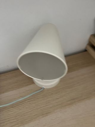Lámpara  Ikea blanca