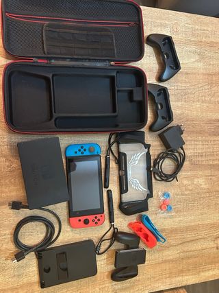 Nintendo Switch con caja y accesorios
