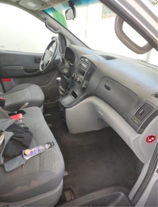 Hyundai Travel h-1 2010