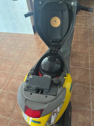 Piaggio Zip Amarillo