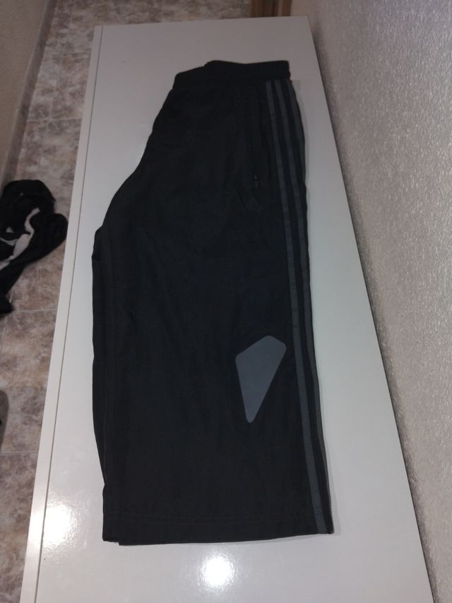 Pantalón corto Adidas negro