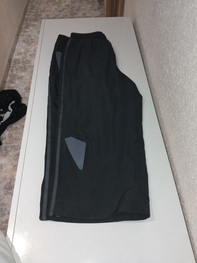 Pantalón corto Adidas negro