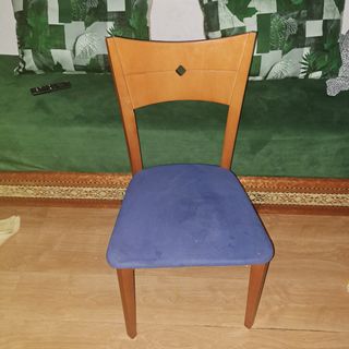 Sillas de madera y tela