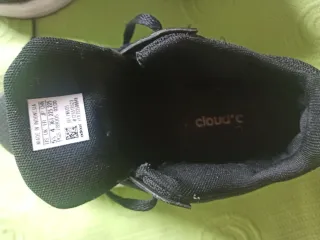 Zapatillas Adidas Negras y Blancas