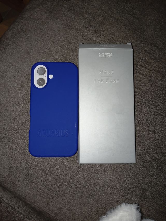 Funda silicona azul iPhone 16