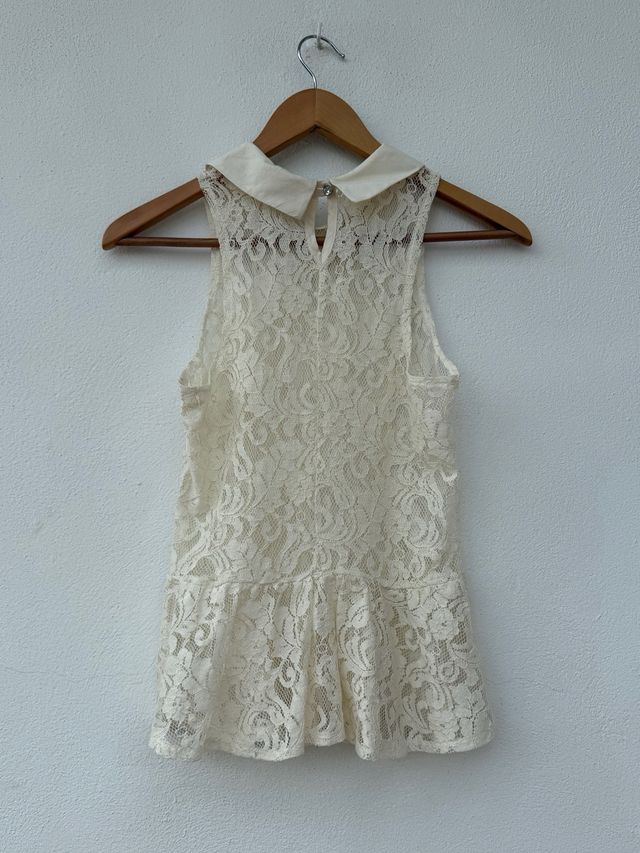 Top encaje peplum halter