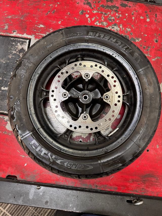 Llantas Honda Dylan y PS 125