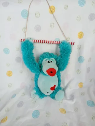 Macaco peluche com câmara