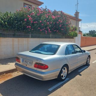 Mercedes-Benz Clase E 2001