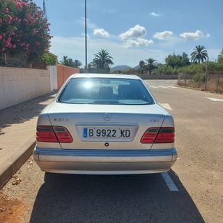 Mercedes-Benz Clase E 2001