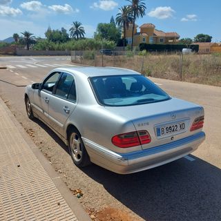 Mercedes-Benz Clase E 2001
