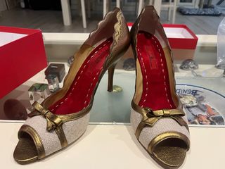 Zapatos Carolina Herrera Beige y Oro
