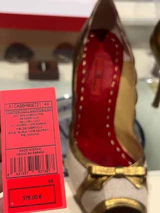 Zapatos Carolina Herrera Beige y Oro