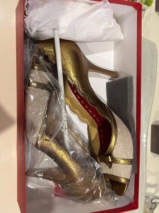 Zapatos Carolina Herrera Beige y Oro