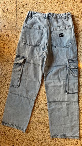 Jeans cargo desgastados para hombre