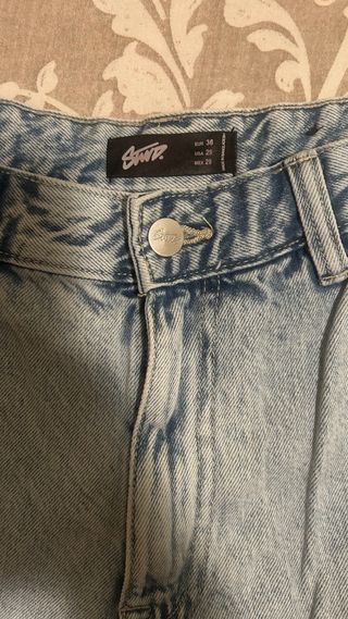 Jeans cargo desgastados para hombre