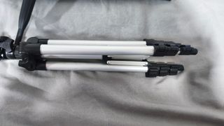 Trípode para móvil/cámara con bolsa.