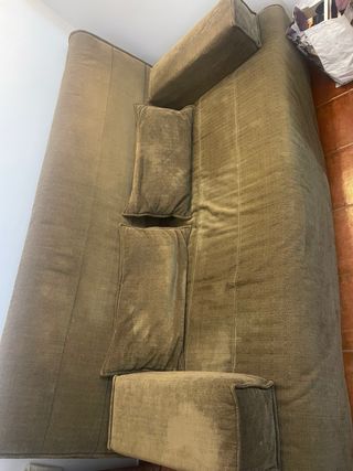 Sofá cama de color marrón