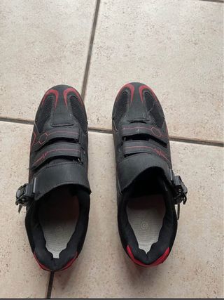 Scarpe MTB nere e rosse