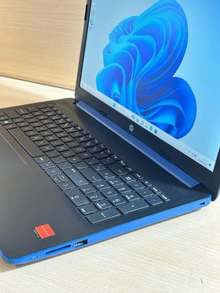 Computer portatile HP 15 SSD AMD A9/8 GB/256 GB