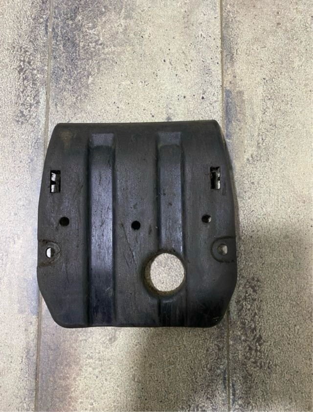 Cubre cárter Suzuki LTZ 400