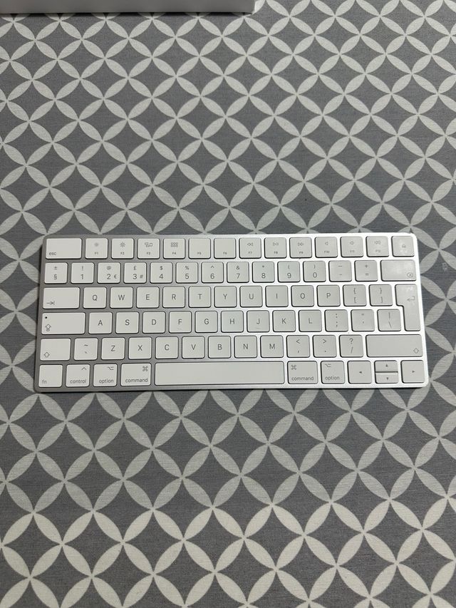 Teclado Apple Magic Keyboard 2da Gen QWERTY