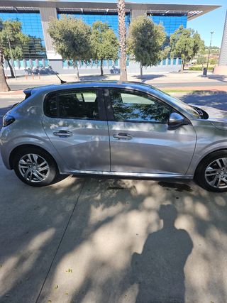 Peugeot 208 2021