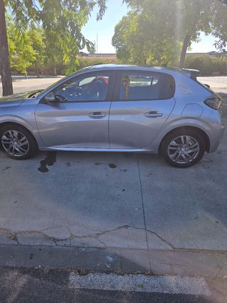 Peugeot 208 2021