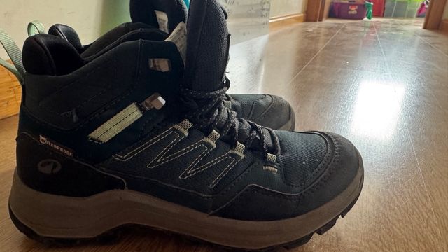 Botas de montaña Quechua MH100WTP