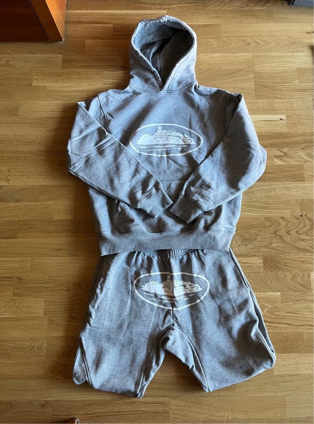 Chándal Corteiz Gris