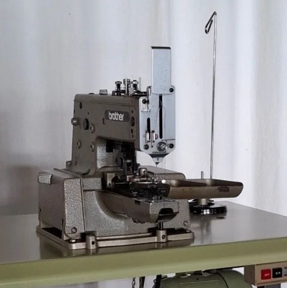 Máquina Botonera Brother