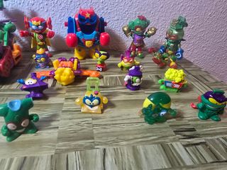 Lote de figuras Superthings